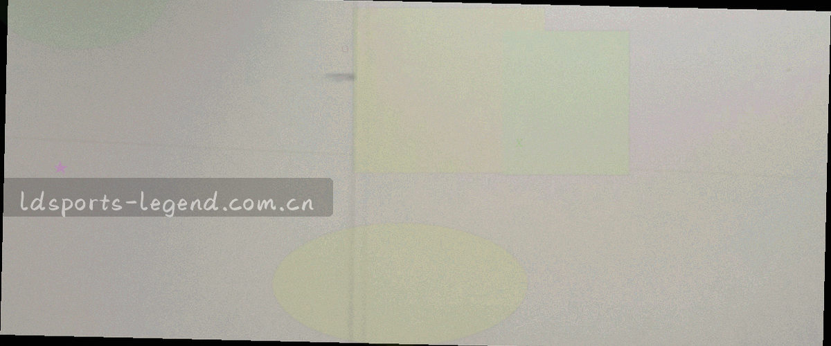 深色底上的跑动轨迹线与抢断标记抽象图